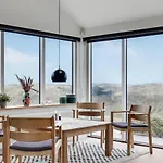 Five-bedroom With A Hot Tub 04 펜션 루켄