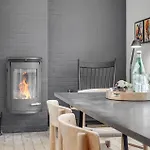 펜션 Five-bedroom With A Hot Tub 04 *