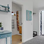 펜션 Five-bedroom With A Hot Tub 04