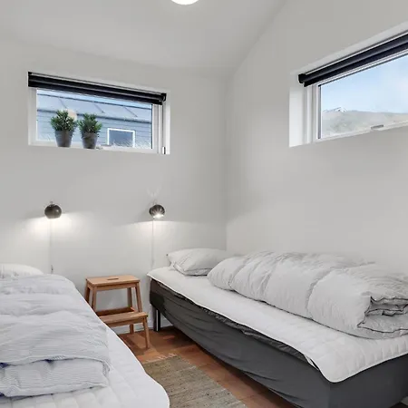 Semesterbostad Awesome In Lokken With House Sea View *